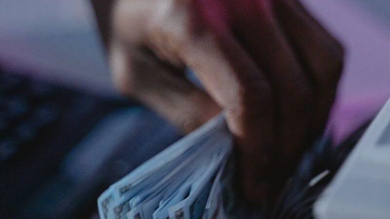 Economic Stratification: Analyzing Ethnicity, Education, and the Wage Gap