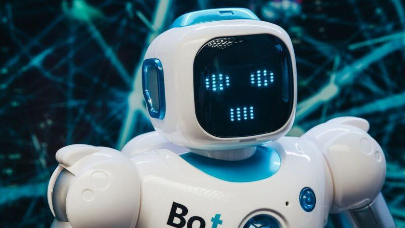 AI-Driven Content Pipelines: Using Tools to Scale Niche Review Sites Without Losing the “Human” Touch