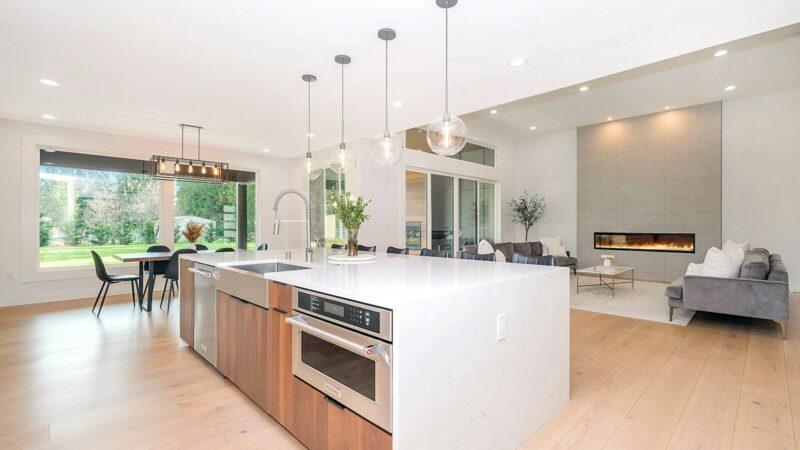 The “Invisible” Kitchen: High-Tech Appliances That Blend into Minimalist Aesthetics